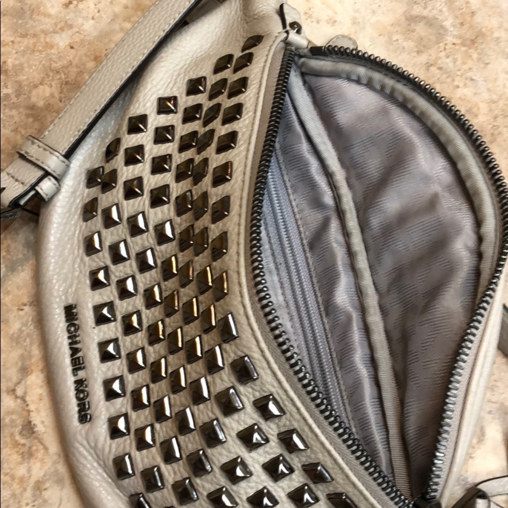 Mk Pouch - image 6